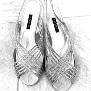 Super cute sliver heels!